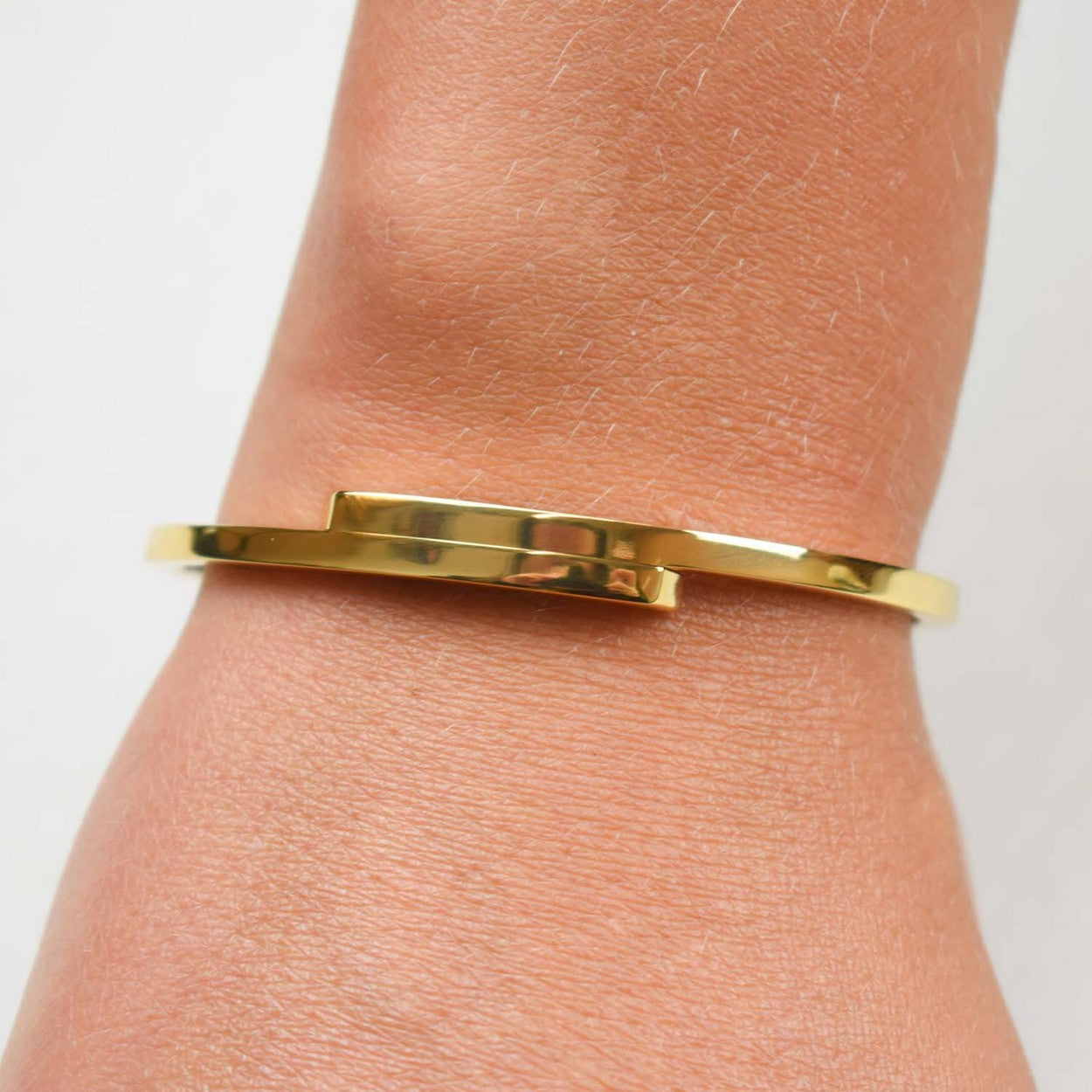 Boccia 03041-04 Armband Bangle Titanium Zilver- En Goudkleurig 60-51 mm, exclusief en kwalitatief hoogwaardig. Ontdek nu!