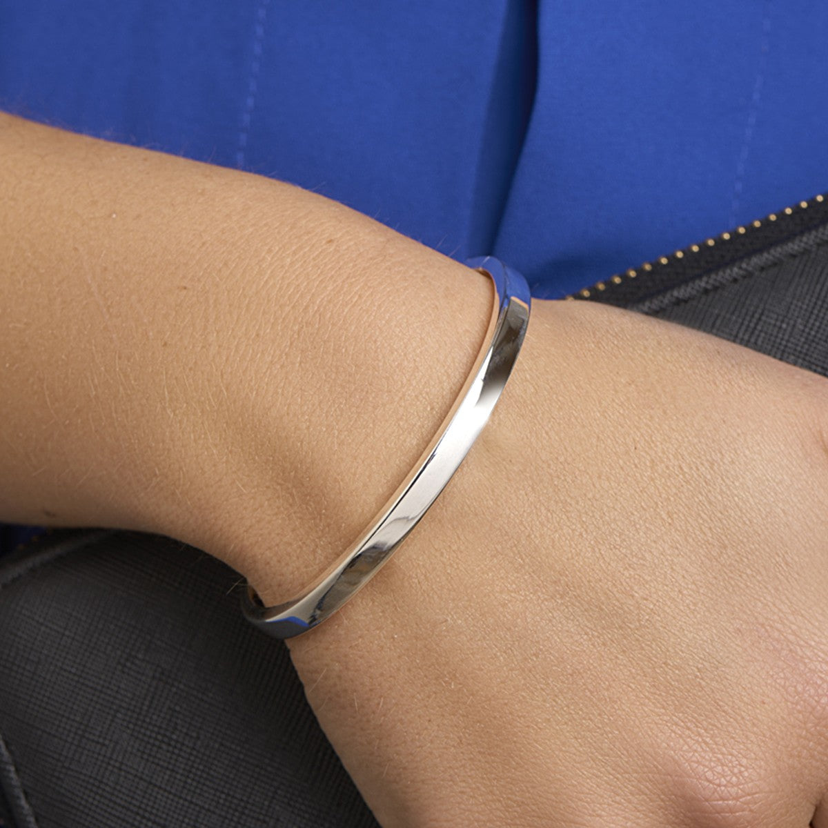 Fantasy Collection Bangle dop 5 mm vlakke buis zilver