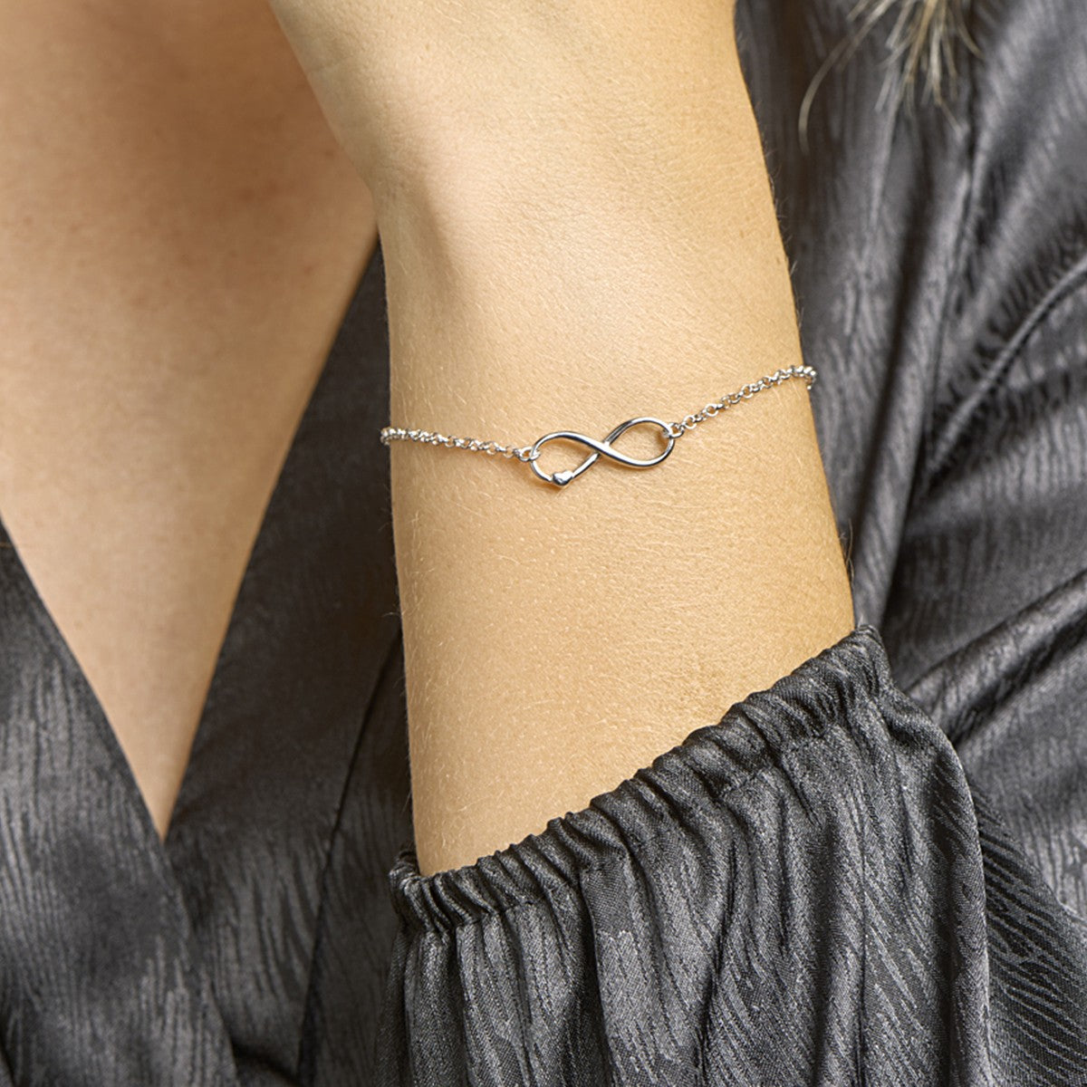 Fantasy Collection Armband infinity en hart 17 + 2 cm zilver