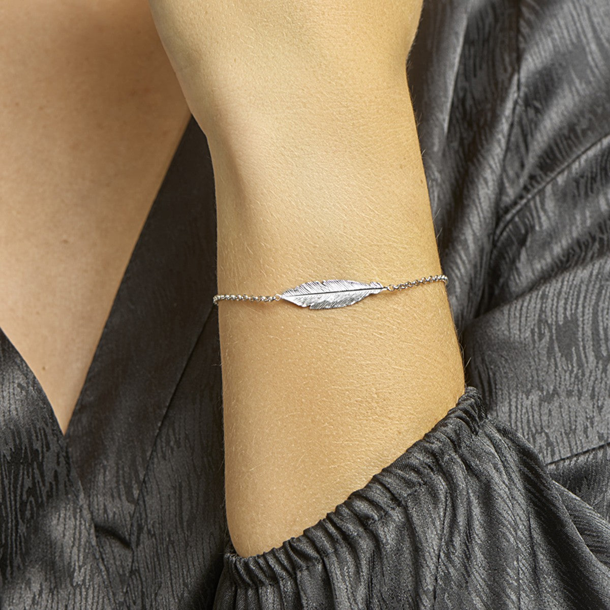 Fantasy Collection Armband veer 16,5 + 2,5 cm zilver