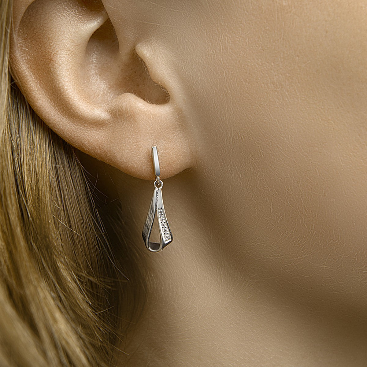 Fantasy Collection Hangende oorbellen zirkonia zilver
