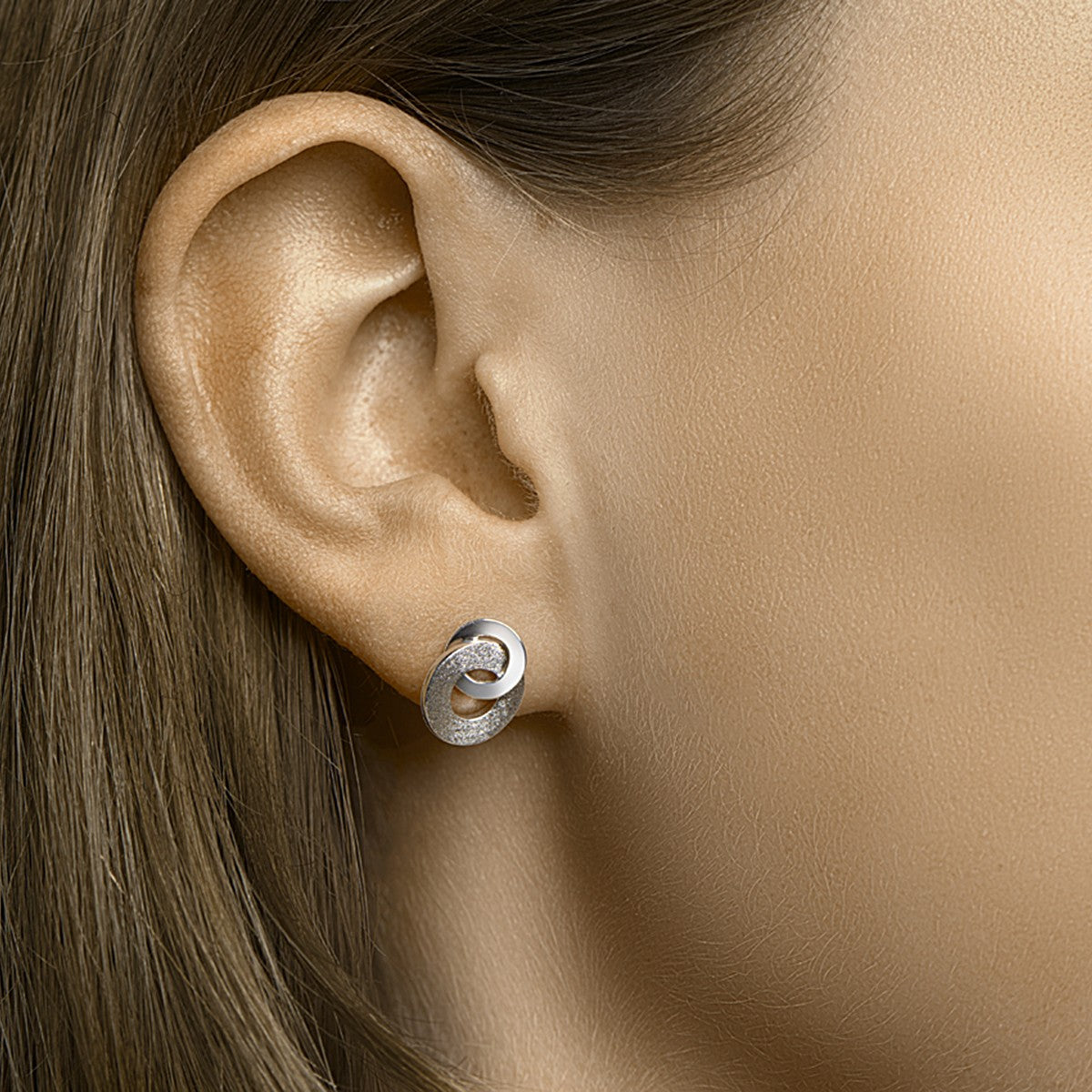 Fantasy Collection Oorbellen rond poli/mat zilver