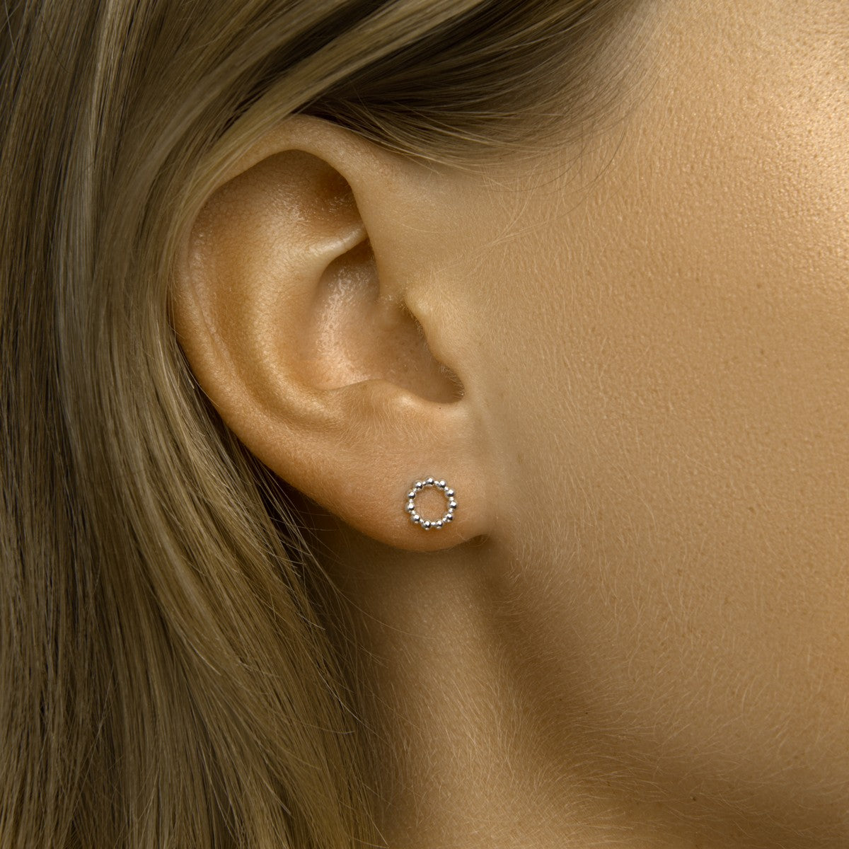 Fantasy Collection Oorbellen rond bolletjes 7 mm zilver