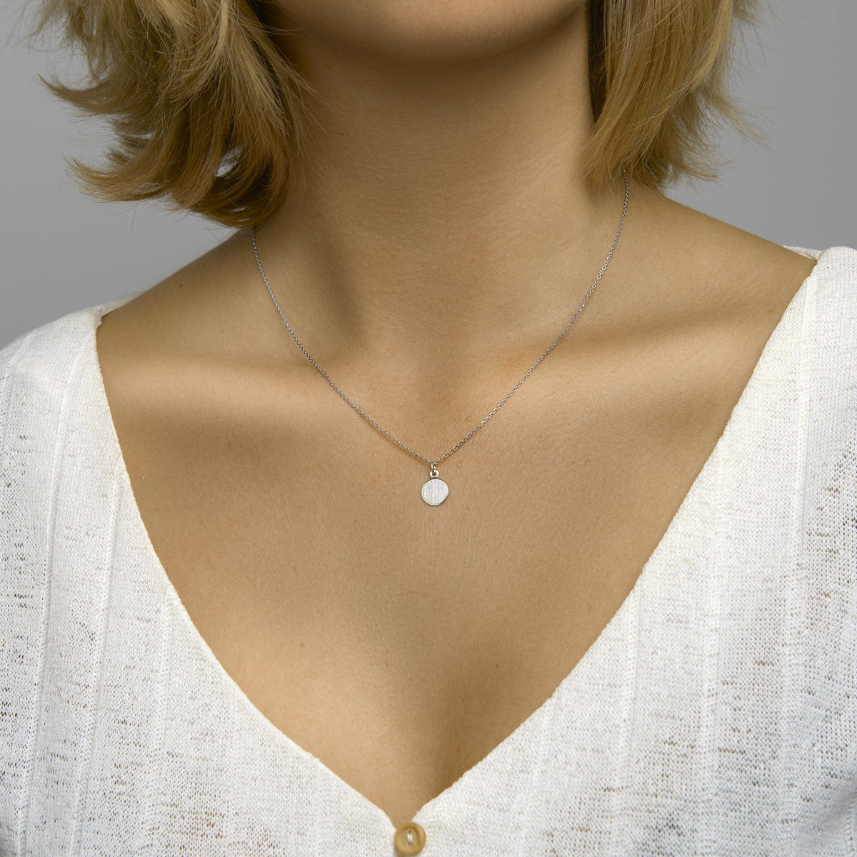 Fantasy Collection Graveerhanger rond gediamanteerd zilver