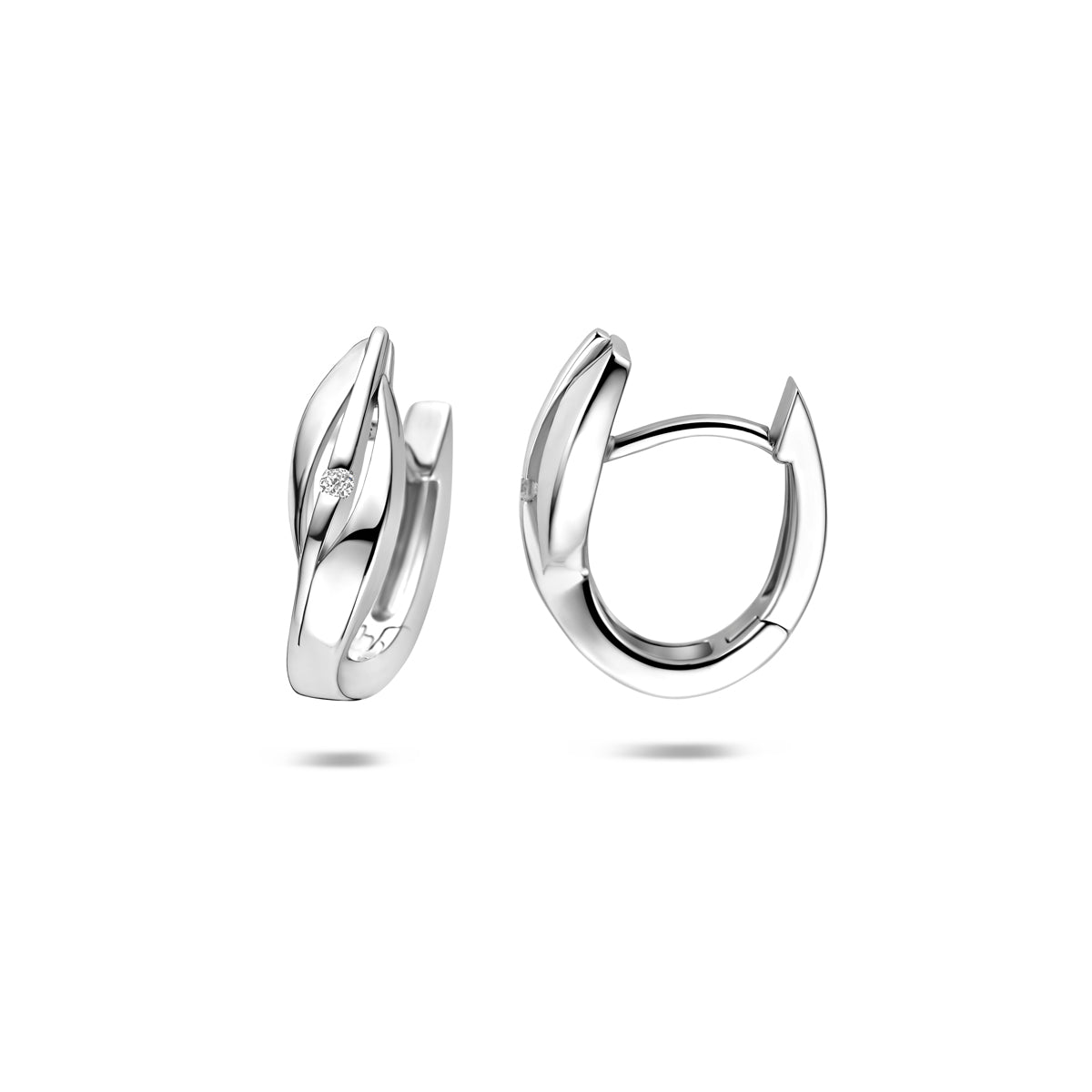 Klapoorringen lab grown diamant 0.03ct (2x 0.015ct) f vs zilver gerhodineerd