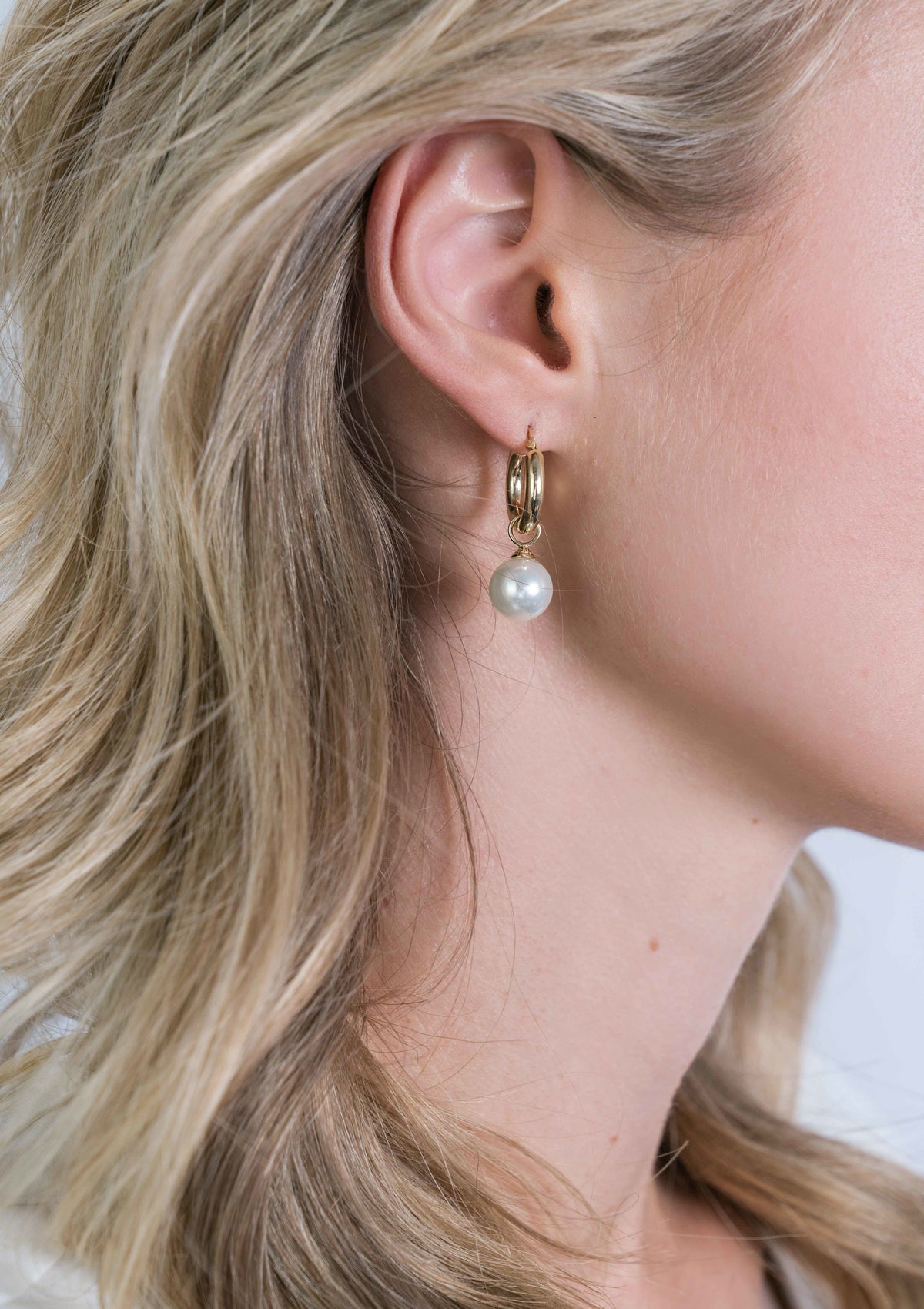ZINZI 14K Gouden Oorbedels met Witte Parel ZGCH144