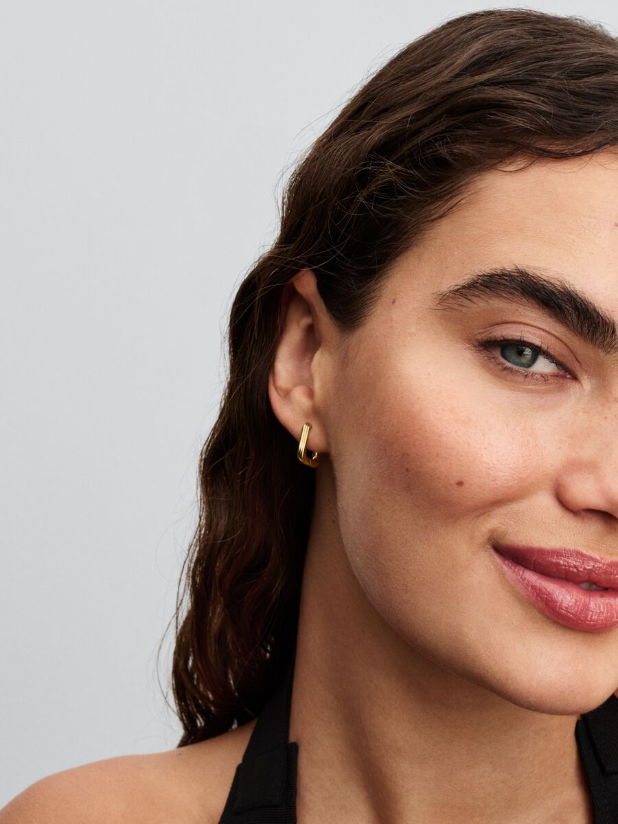 Pandora Gedraaide Driehoekige Kleine Oorringen - 263875C00 - PansiteNederland.nl