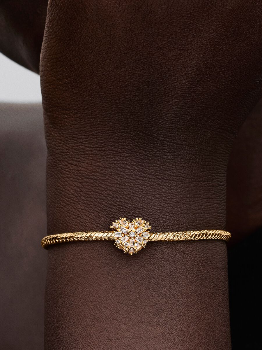 Pandora Bedel met Sprankelend Hart 764240C01 – Verguld Zilver