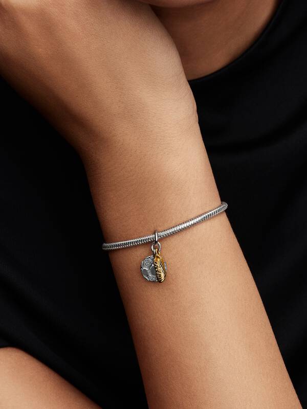 Pandora Voetbalschoen Dubbele Hangende Bedel bicolor zilver en goudverguld 764712C00