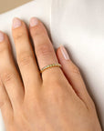 ZINZI gold plated zilveren aanschuifring 2mm breed bezet met champagne, peridot en witte zirkonia's ZIR2612 - PansiteNederland.nl