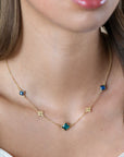 ZINZI gold plated zilveren schakel ketting met twee donkerblauwe klavers en een grotere groene klaver 40-45cm ZIC2583 - PansiteNederland.nl