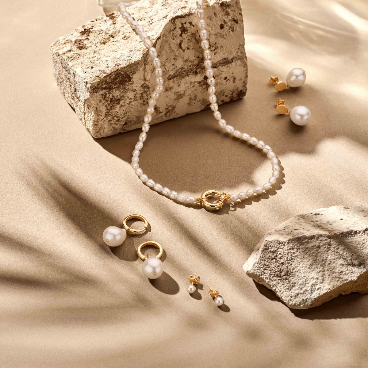 Fantasy Collection Collier parel 41 cm met groot veerslot 14K geelgoud