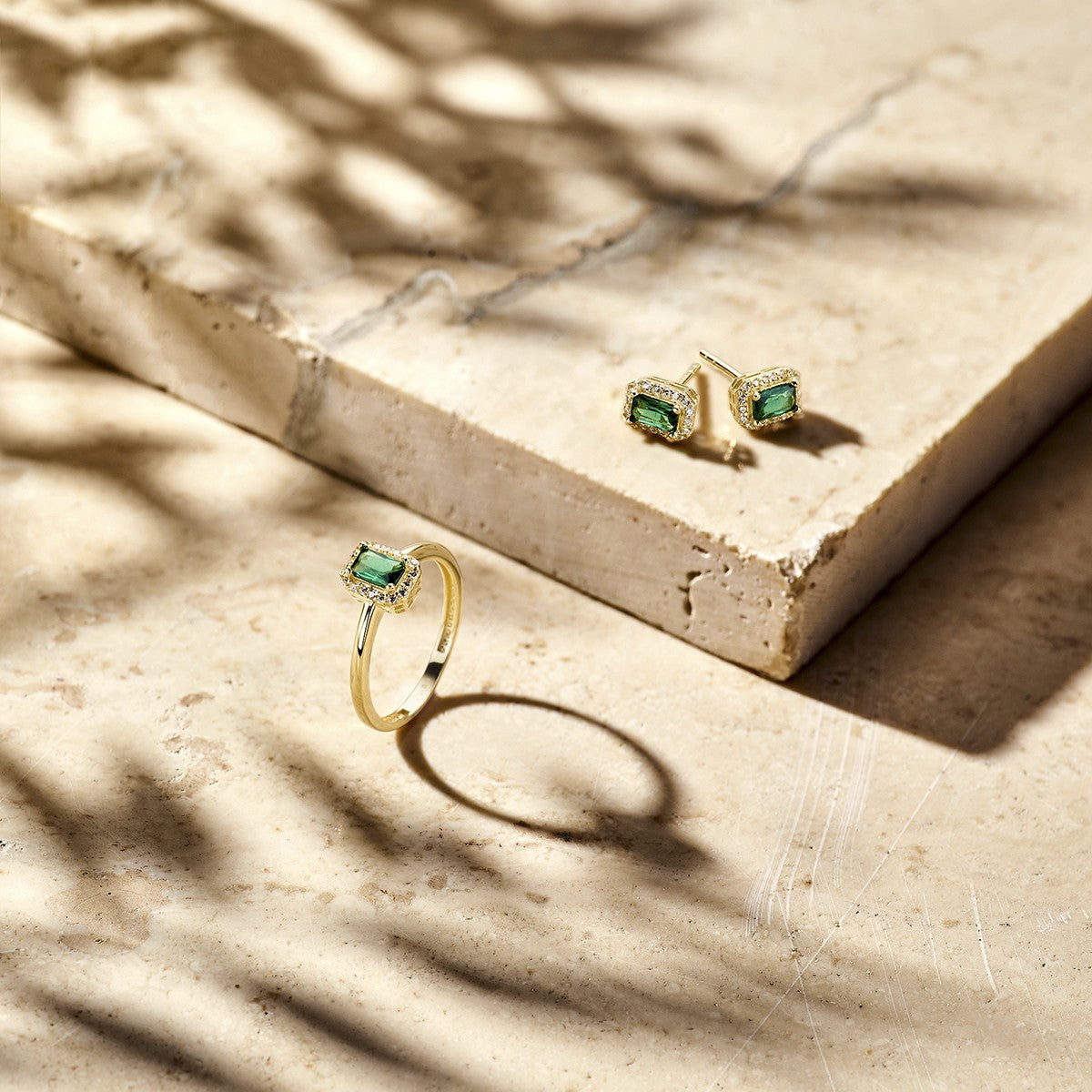 Fantasy Collection Oorbellen groen en wit zirkonia halo 14K geelgoud