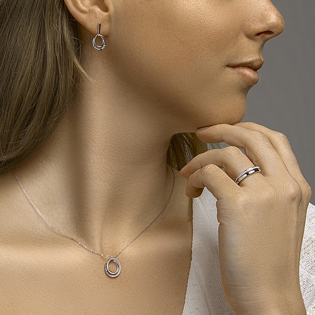 Fantasy Collection Hangende oorbellen diamant 0.04ct (2x0.02ct) h si 14K witgoud