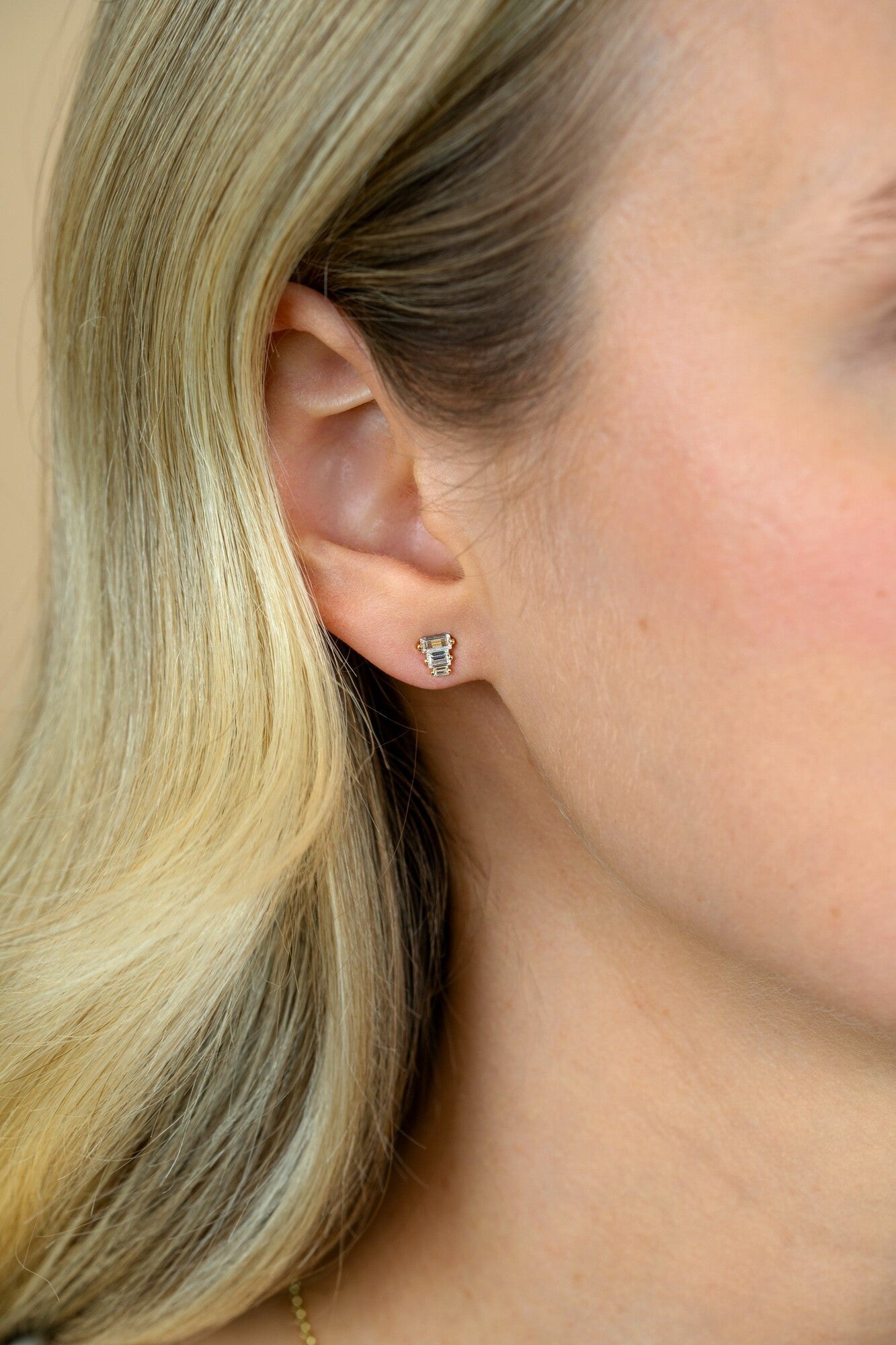 ZINZI gold plated zilveren oorstekers piramidevorm 3-baguette zirkonia 5,5mm ZIO2723Y - PansiteNederland.nl