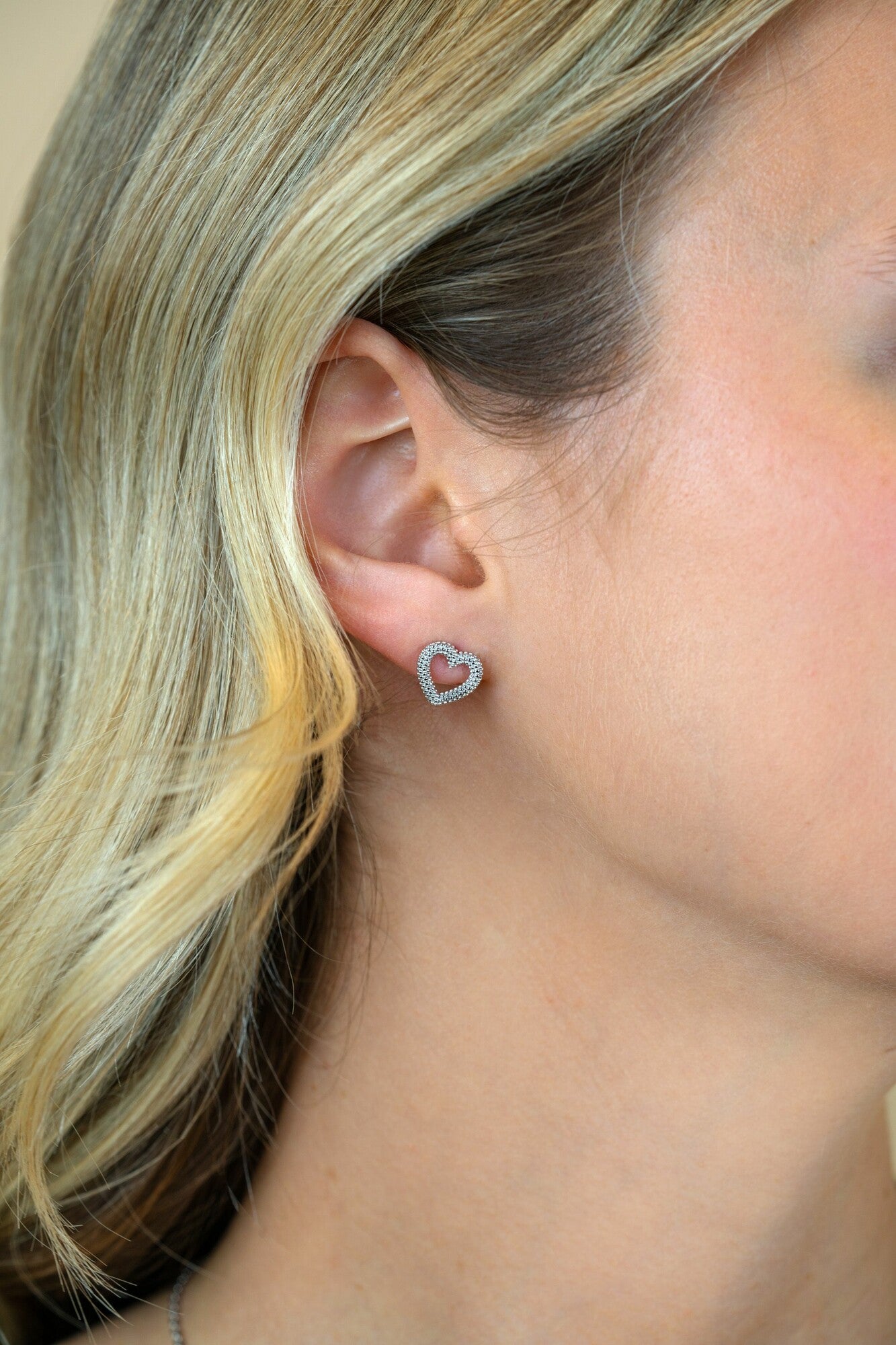 ZINZI zilveren oorstekers met bewerkt open hartje 10mm ZIO2703 - PansiteNederland.nl