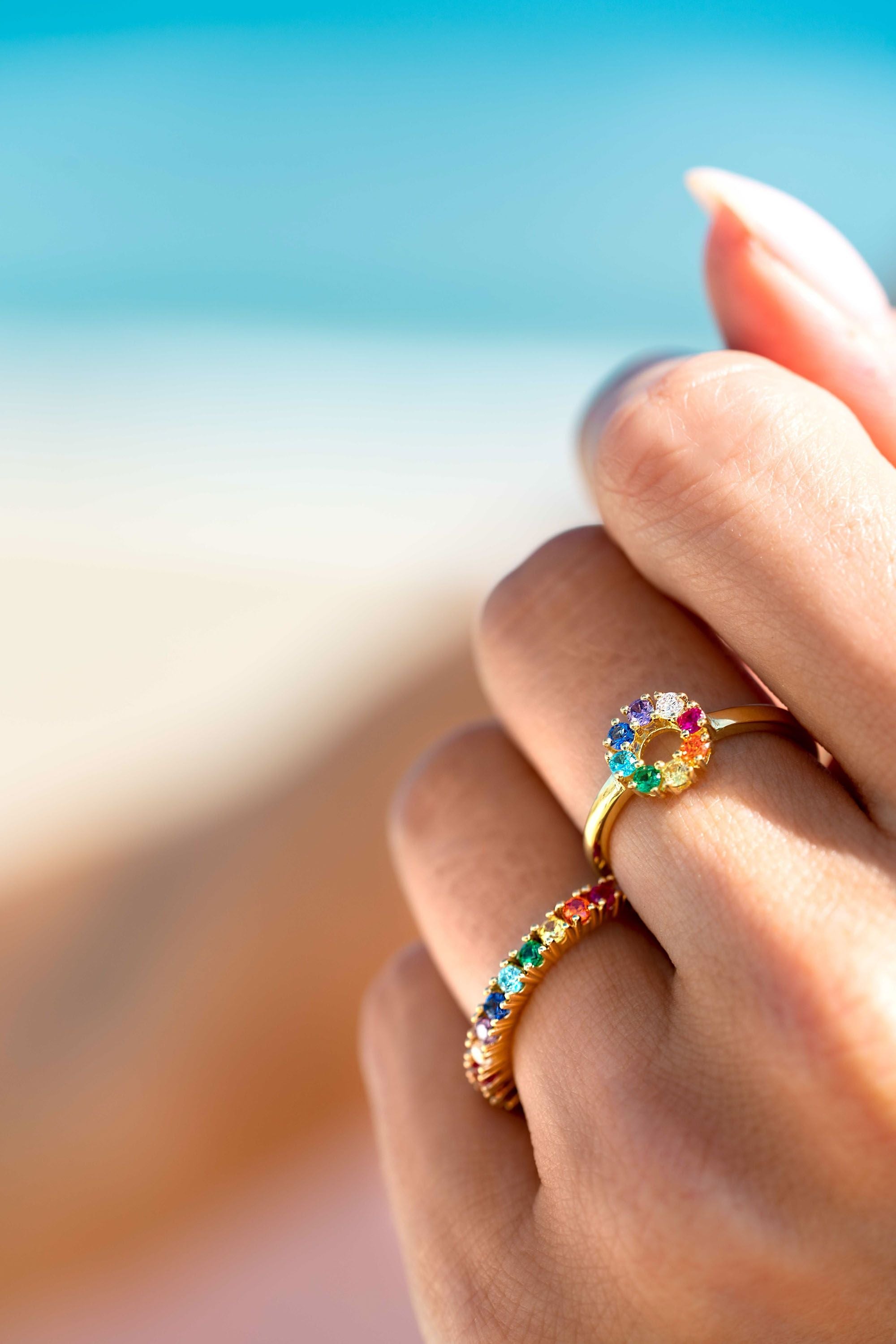 Zinzi zilveren ring 14K geel verguld 8,5mm bezet regenboog ZIR2172 - PansiteNederland.nl