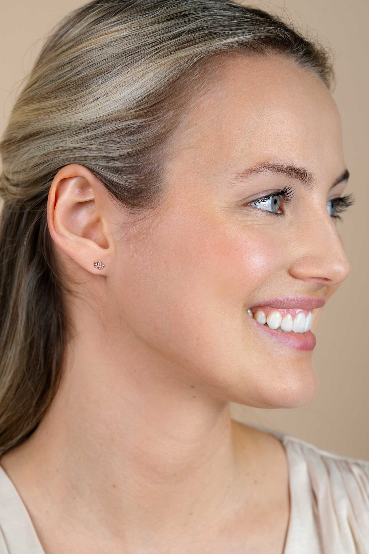ZINZI 14K Gouden Oorknoppen met Witte Zirkonia ZGO411