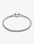 Pandora Snake-chain armband met facet geslepen schakels en hartsluiting 594236C00