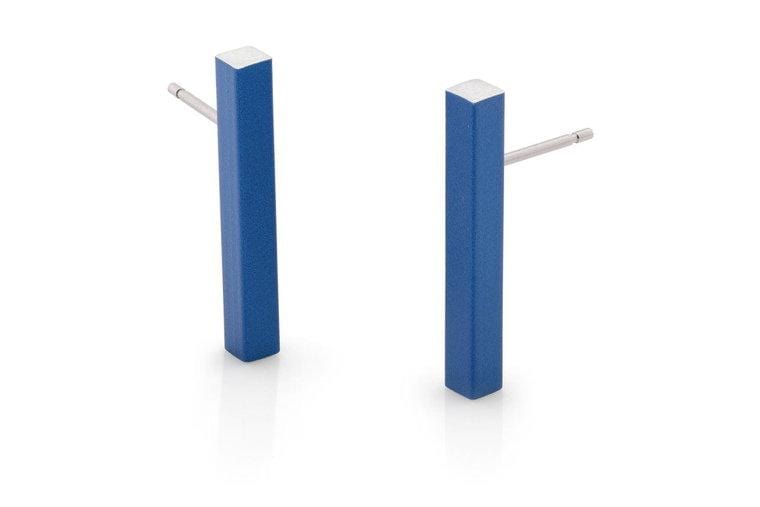 Clic Staafje Blauw Oorbel - O26B