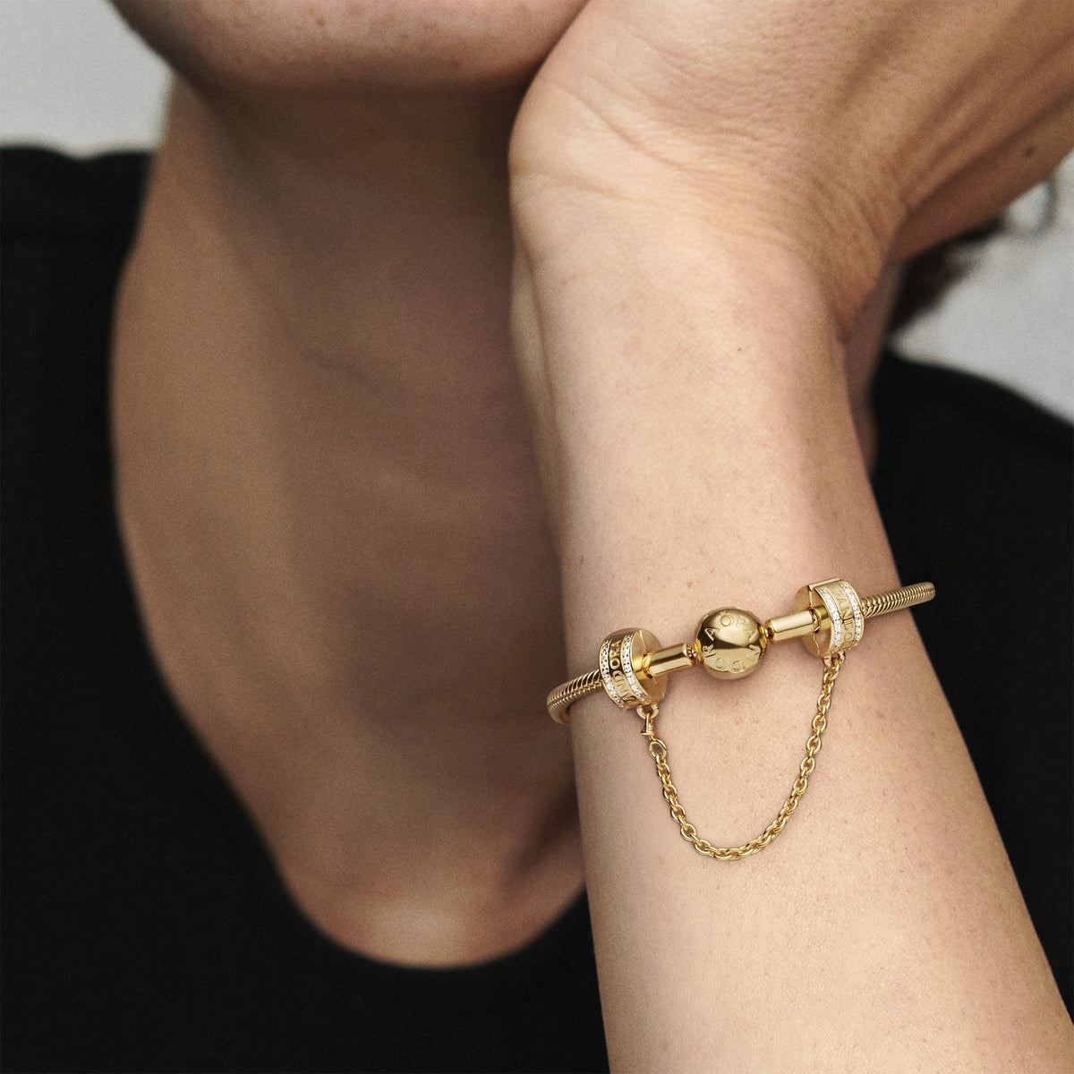 Pandora Logo veiligheidsketting clip goudverguld 768642C01