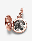 Pandora Te Openen & Graveerbare Liefdesmedaillon Hangende Bedel 783066C01, exclusief en kwalitatief hoogwaardig. Ontdek nu!