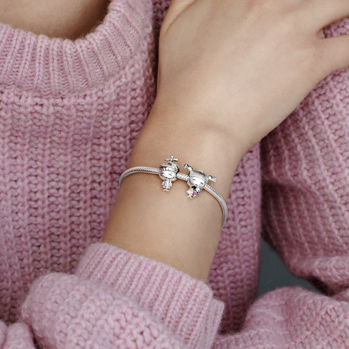 Pandora Little Girl Bedel zilver 798016EN160