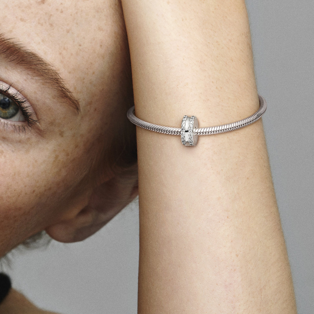 Pandora Pavé Clip Bedel met Dubbele Lijn zilver 798422C01