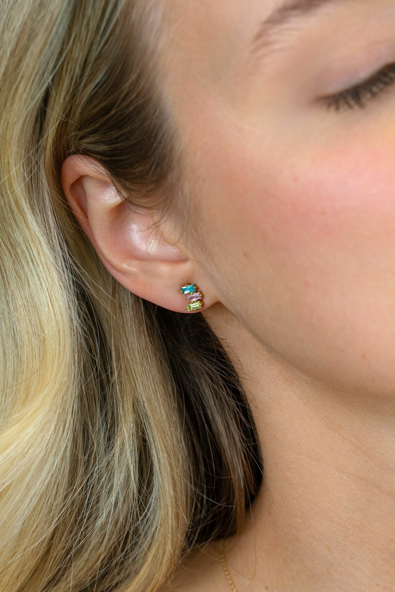 ZINZI gold plated zilveren oorstekers driekleurige baguette zirkonia 8mm ZIO2739 - PansiteNederland.nl