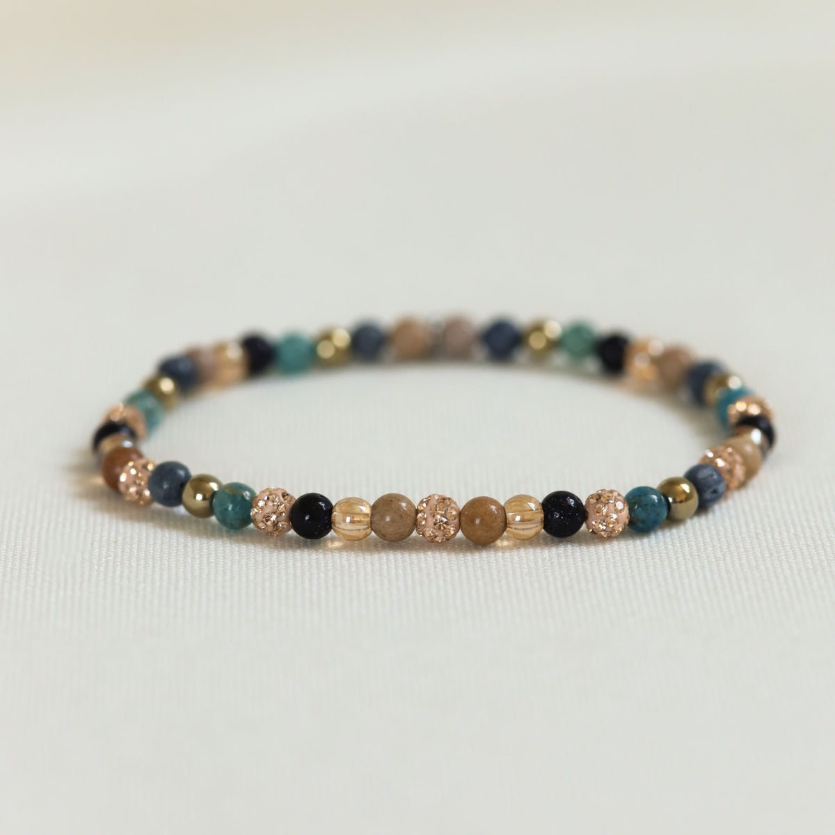 Karma Spiral Adela XXS armband roségoud gedragen