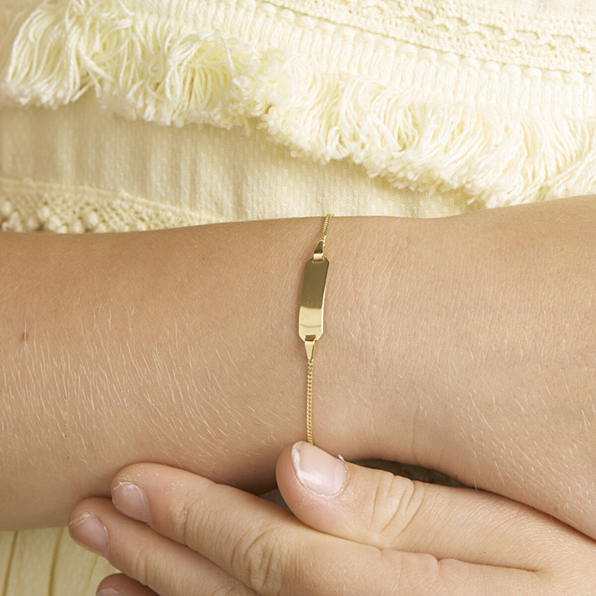 Fantasy Collection Graveerarmband gourmette 4 zijdes geslepen plaat 5 mm 14K geelgoud