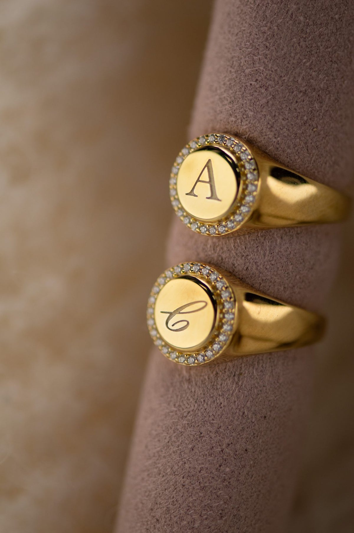 See You Small Round Signet & Ash Ring - 466S-EU50