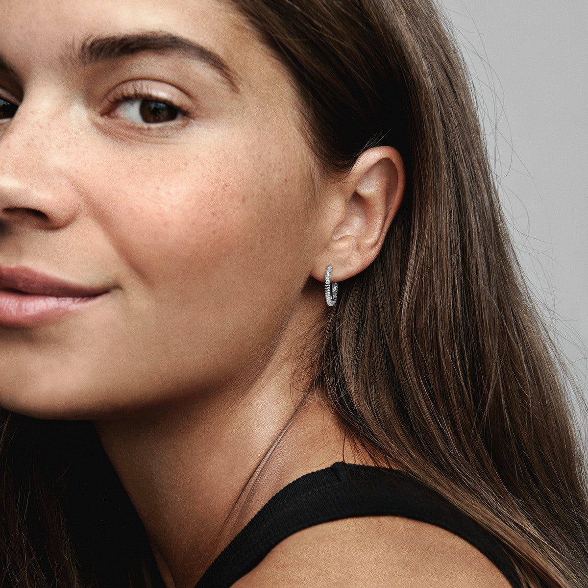 Pandora Moments Kleine Bedel Oorringen 292728C00, exclusief en kwalitatief hoogwaardig. Ontdek nu!