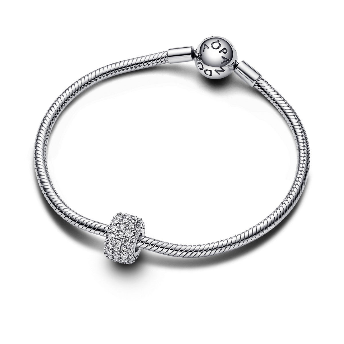Pandora Sprankelend Pavé Drie Rijen Bedel zilver oorbellen - 792820C01