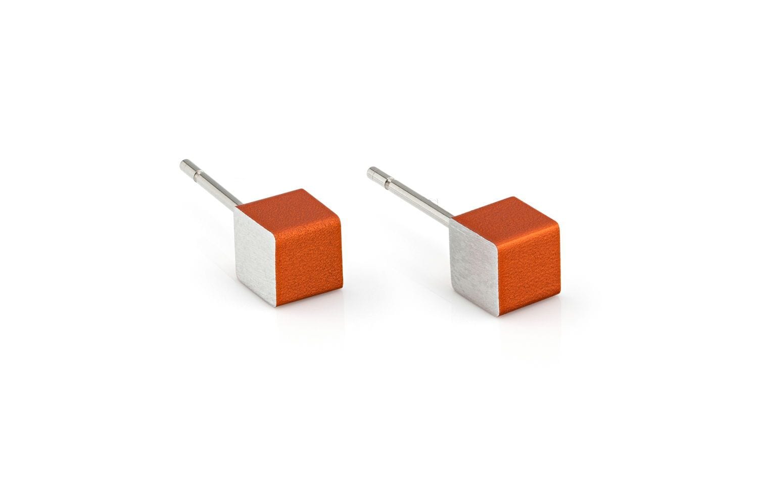 Clic Oorsieraad Kubusjes Oranje oorbellen - O28O