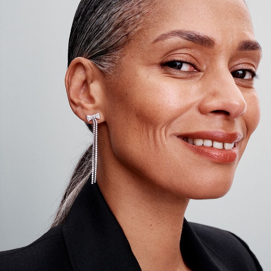 Pandora Druppelvormige oorbellen met pavé en strik - 293544C01 - PansiteNederland.nl