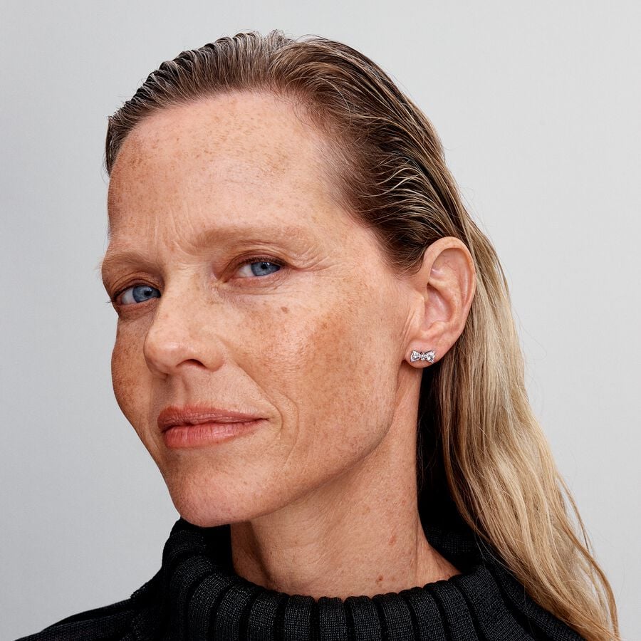 Pandora Sprankelende oorknopjes met strik - 293506C01 - PansiteNederland.nl