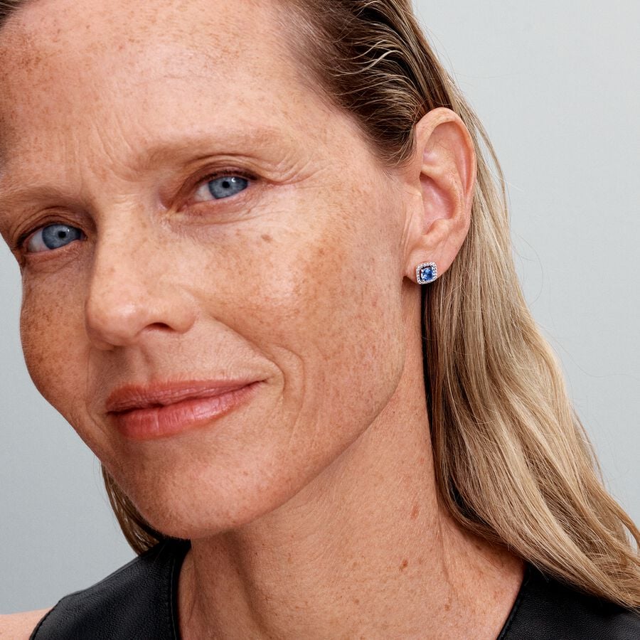 Pandora Sprankelende oorknopjes met vierkante blauwe halo - 293551C01 - PansiteNederland.nl