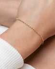 ZINZI gold plated zilveren singapore armband met glinsterende gedraaide schakels 1,9mm breed 17-20cm ZIA2585G - PansiteNederland.nl