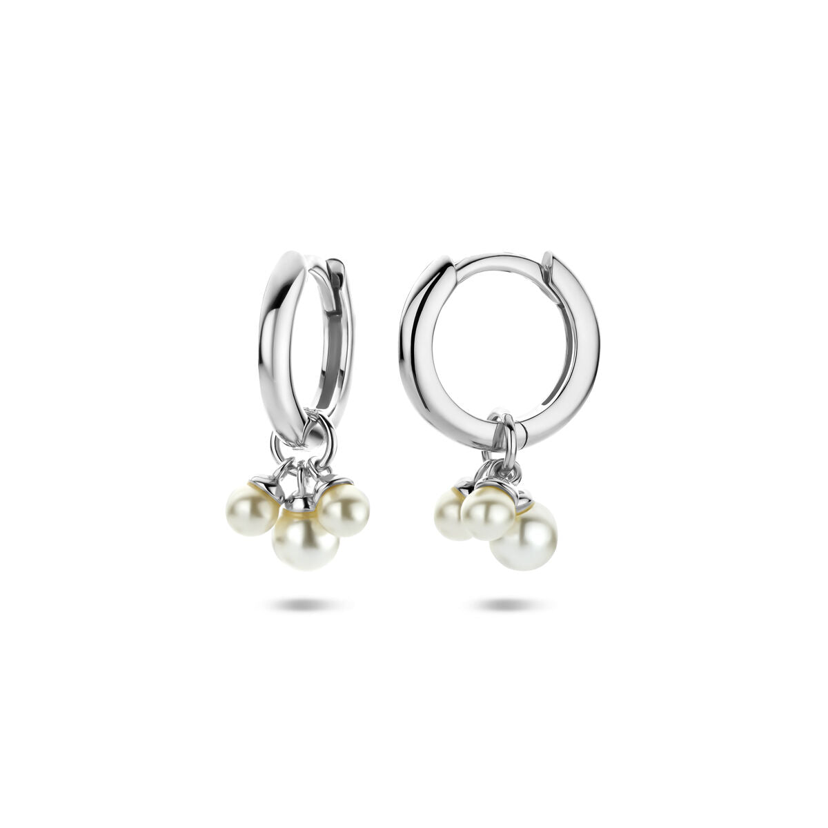 Zilveren gerhodineerde oorringen parels 17 mm - 1341169