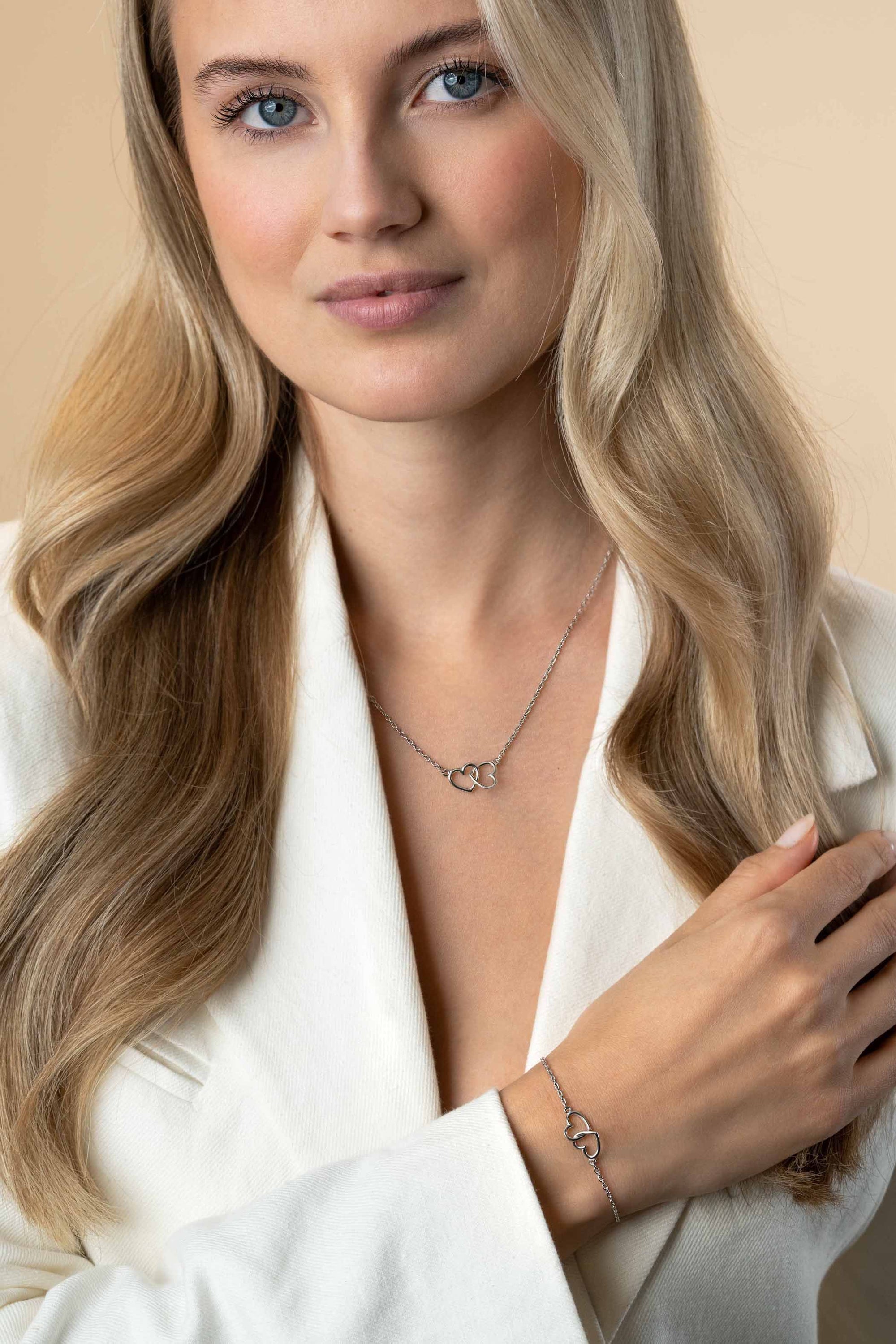 Zinzi Zilveren Armband met Twee Verbonden Hartjes ZIA2513