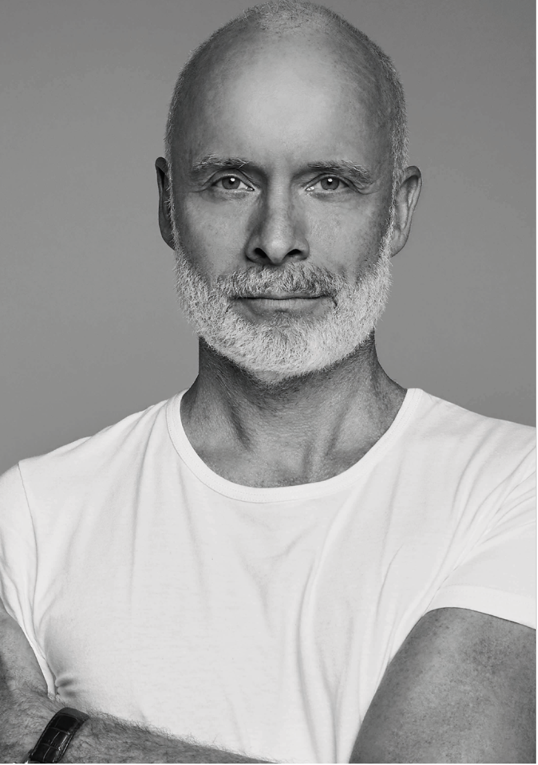 Mart Visser by ZINZI zilveren luxe oorbellen 18x8mm geknoopte vorm bezet met witte zirconia's MVO19