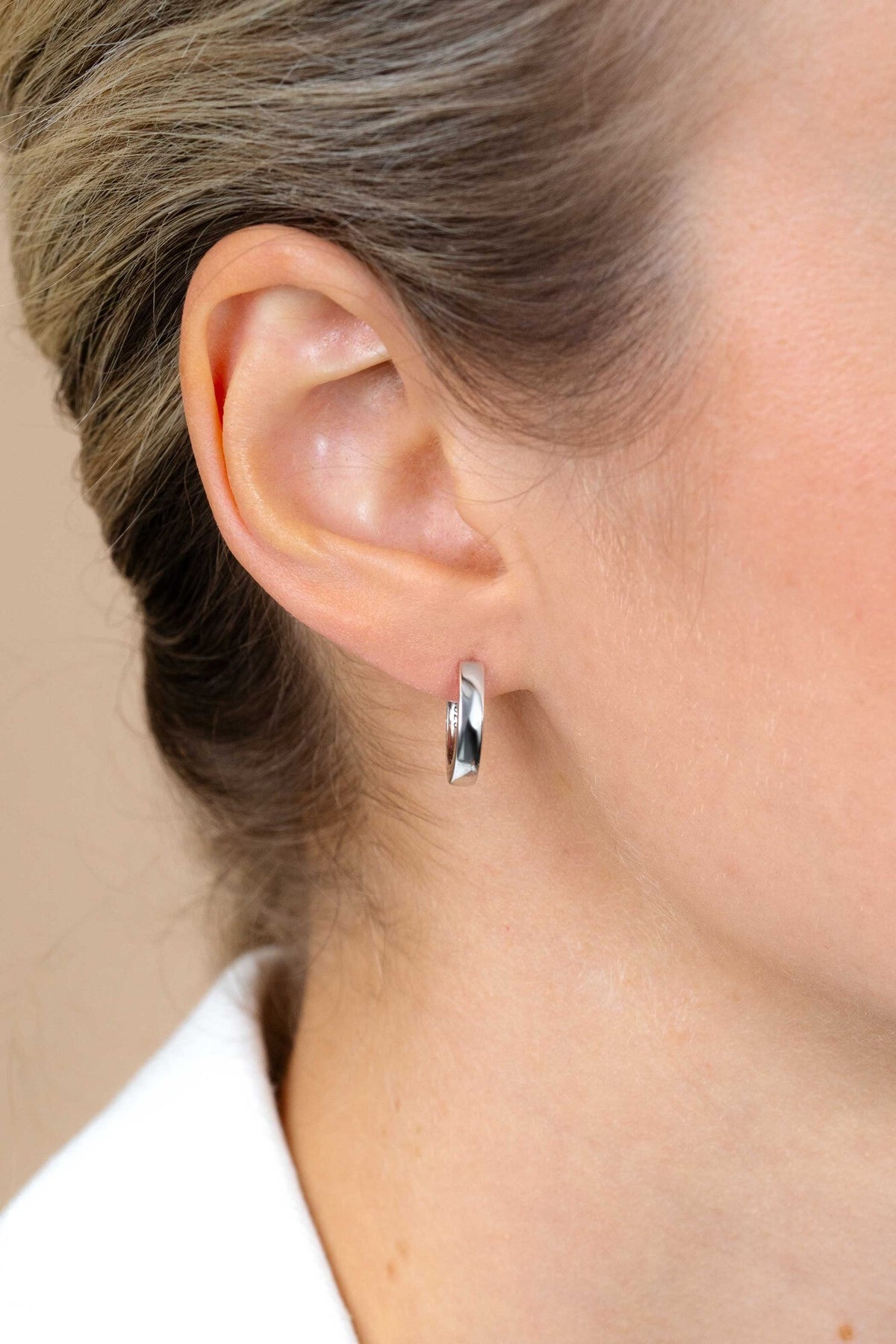 Zinzi zilveren oorbellen 15 x 3mm glad met luxe klapsluiting ZIO191