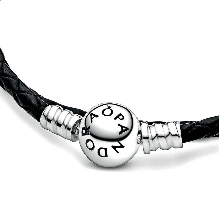 Pandora Moments Zwart leren armband 590745CBK, exclusief en kwalitatief hoogwaardig. Ontdek nu!