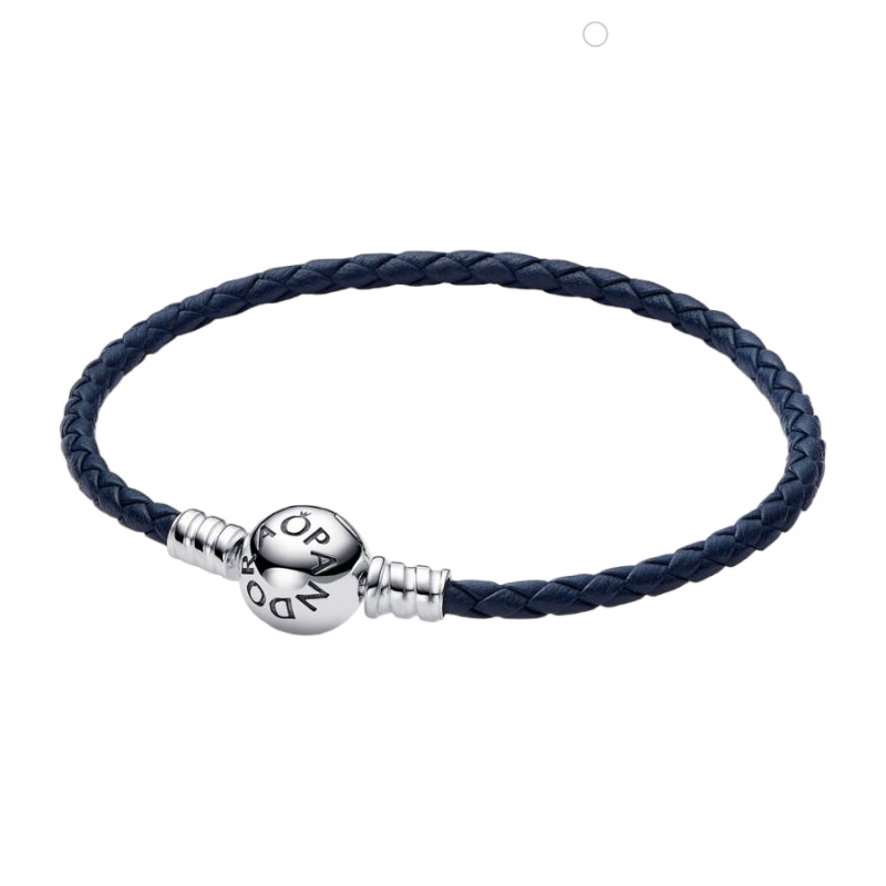 Pandora Moments blauwe gevlochten lederen armband met ronde sluiting 592790C01, exclusief en kwalitatief hoogwaardig. Ontdek nu!