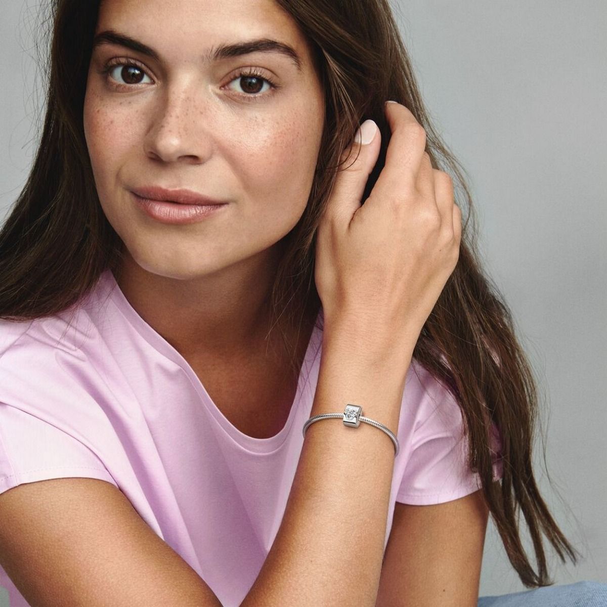 Pandora Disney Mickey Mouse & Minnie Mouse Clip Bedel 790111C01, exclusief en kwalitatief hoogwaardig. Ontdek nu!