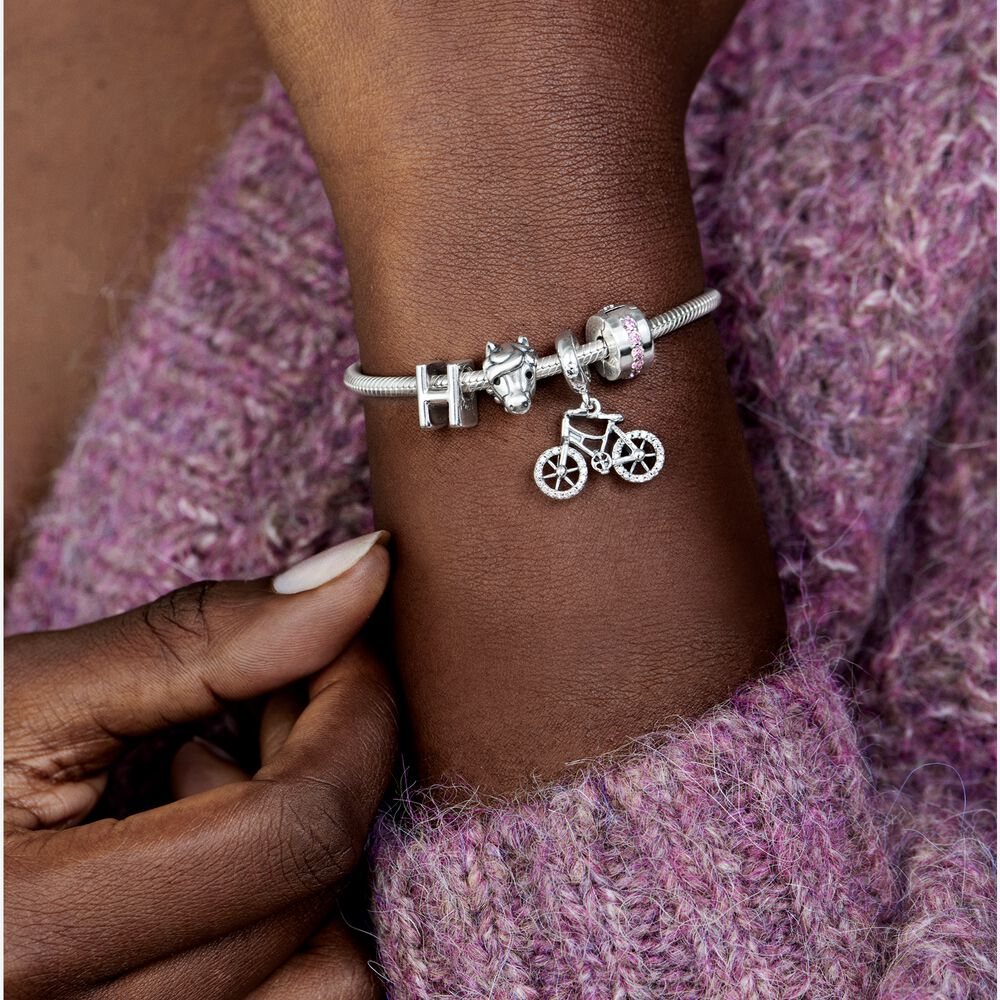 Pandora Letter H Alfabetbedel 797462, exclusief en kwalitatief hoogwaardig. Ontdek nu!