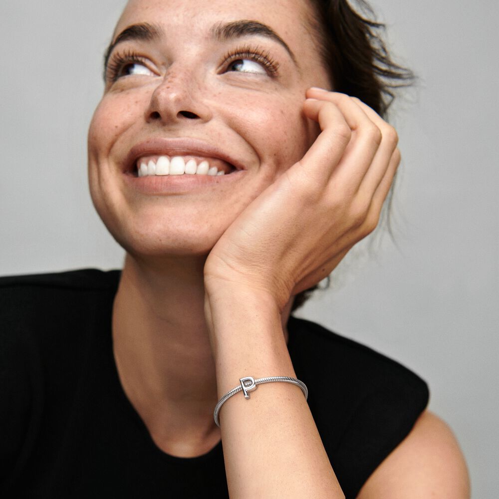 Pandora Letter P Alfabetbedel 797470, exclusief en kwalitatief hoogwaardig. Ontdek nu!