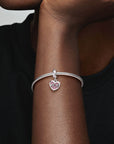 Pandora Bedel Mum Script Heart 798887C01, exclusief en kwalitatief hoogwaardig. Ontdek nu!