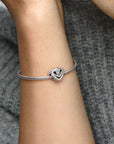 Pandora Sparkling Entwined Hearts bedel 799270C01, exclusief en kwalitatief hoogwaardig. Ontdek nu!
